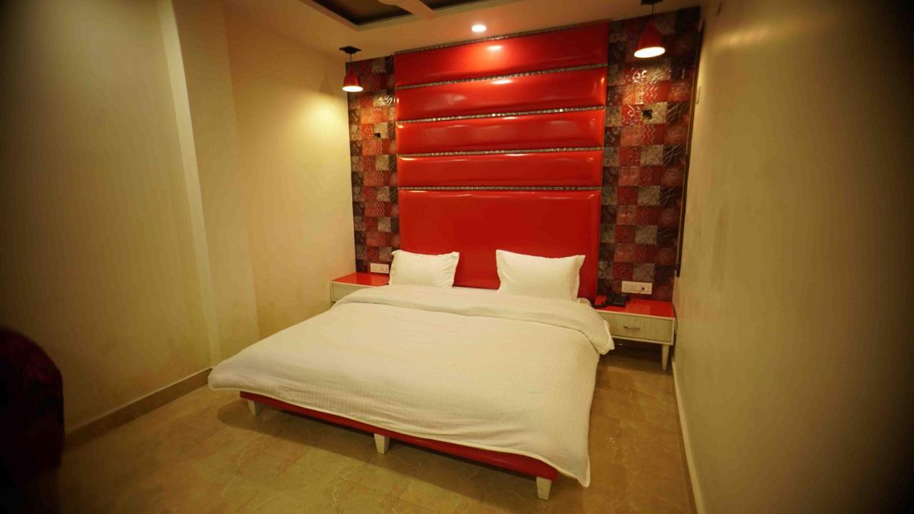 Hotel Soluxe Yamunānagar Exterior photo