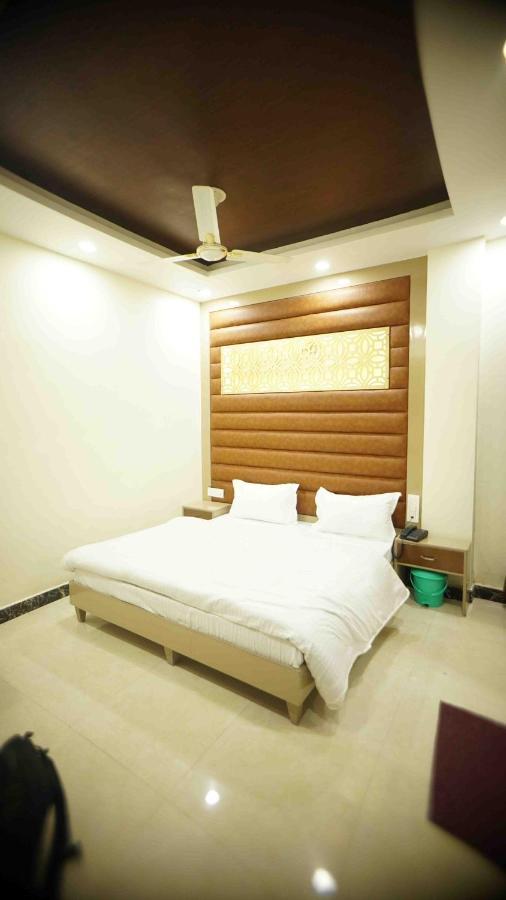 Hotel Soluxe Yamunānagar Exterior photo