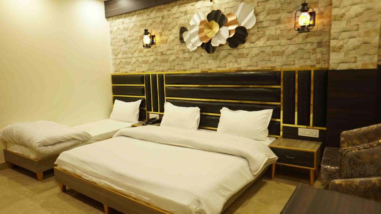 Hotel Soluxe Yamunānagar Exterior photo